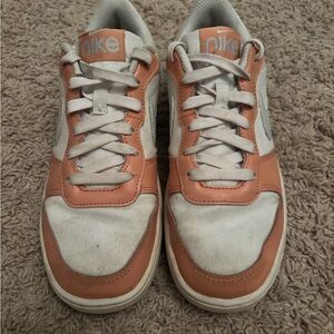 Nike White and Peach Retro Sneakers